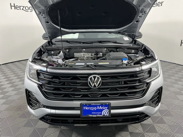 2026 Volkswagen Atlas Cross Sport 2.0T SEL R-Line Black