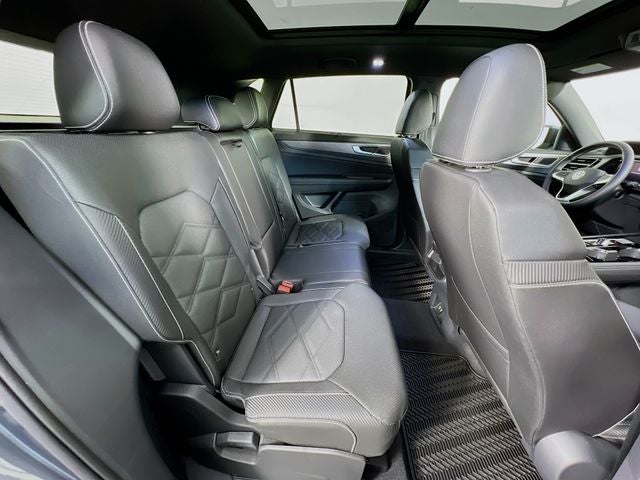 2025 Volkswagen Atlas Cross Sport 2.0T SE w/Technology