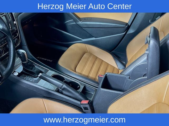2018 Volkswagen Passat 2.0T SEL Premium