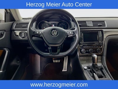 2018 Volkswagen Passat 2.0T SEL Premium