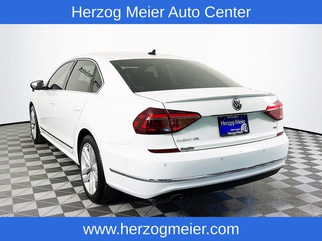 2018 Volkswagen Passat 2.0T SEL Premium