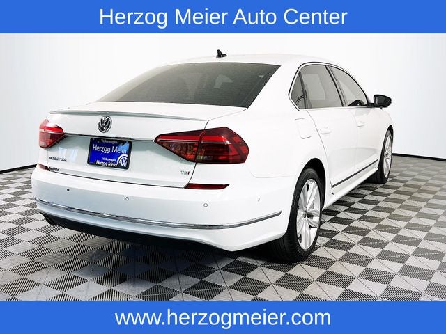 2018 Volkswagen Passat 2.0T SEL Premium