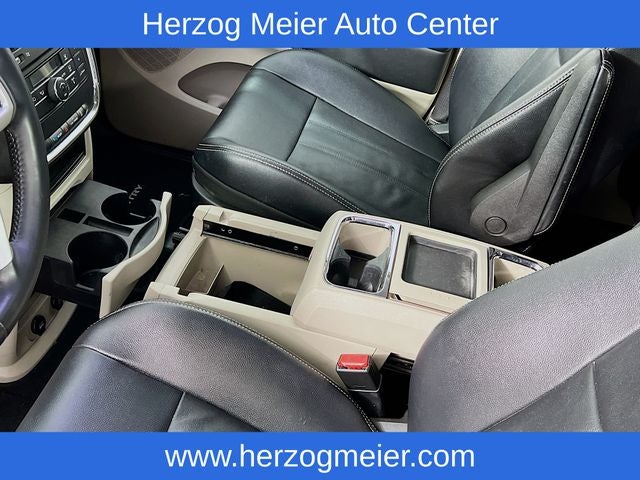 2014 Chrysler Town & Country Touring