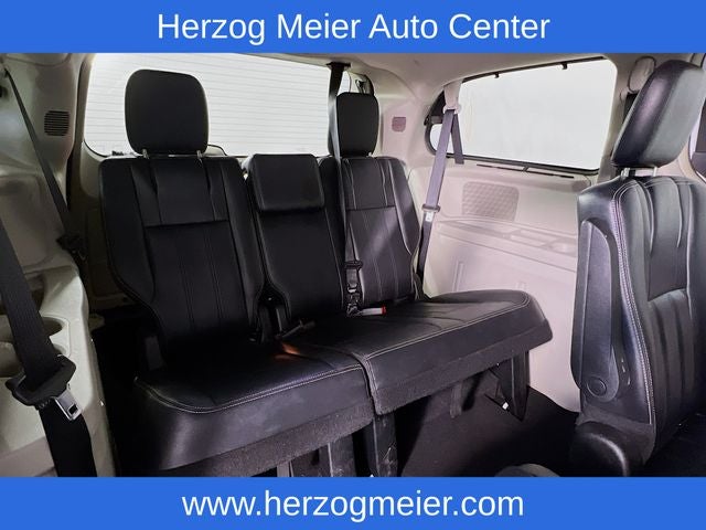 2014 Chrysler Town & Country Touring