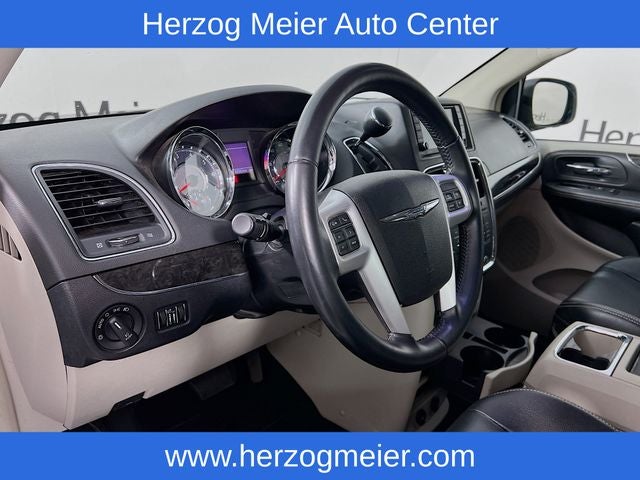 2014 Chrysler Town & Country Touring