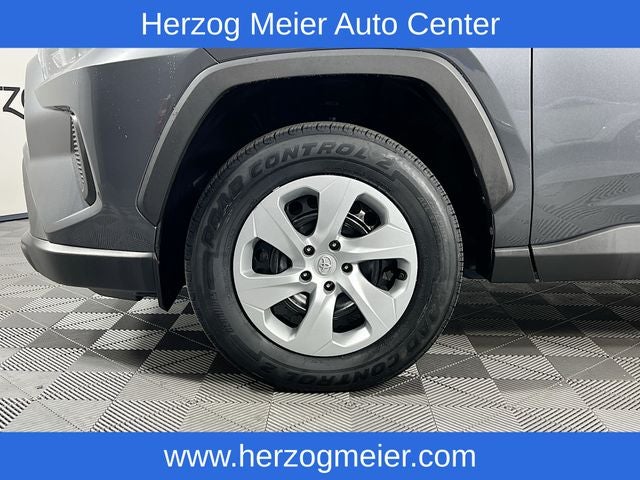 2019 Toyota RAV4 LE