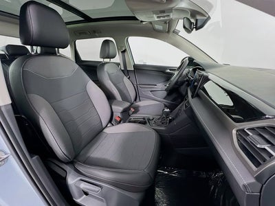 2026 Volkswagen Taos 1.5T SE Black