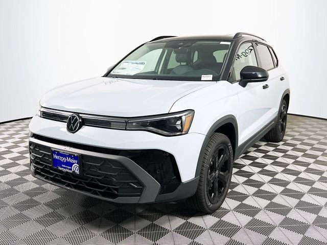 2026 Volkswagen Taos 1.5T SE Black