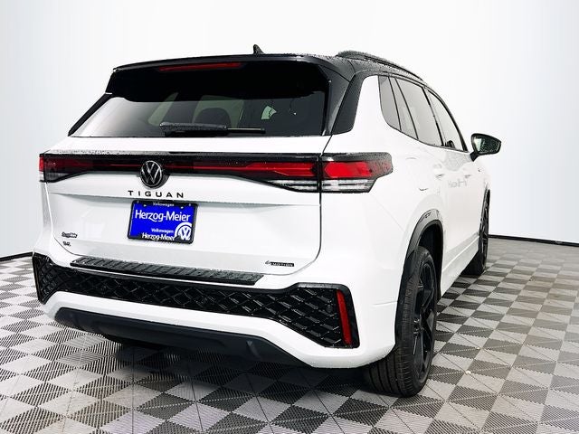 2026 Volkswagen Tiguan 2.0T SE R-Line Black