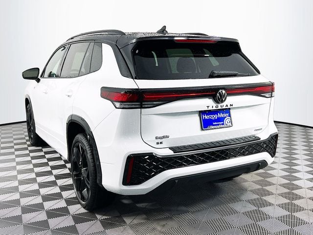 2026 Volkswagen Tiguan 2.0T SE R-Line Black