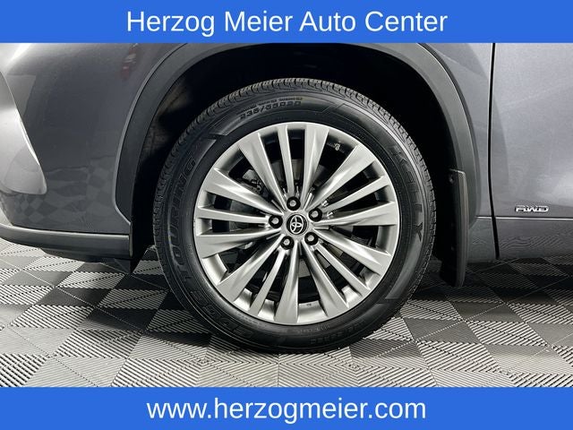 2021 Toyota Highlander Hybrid Platinum