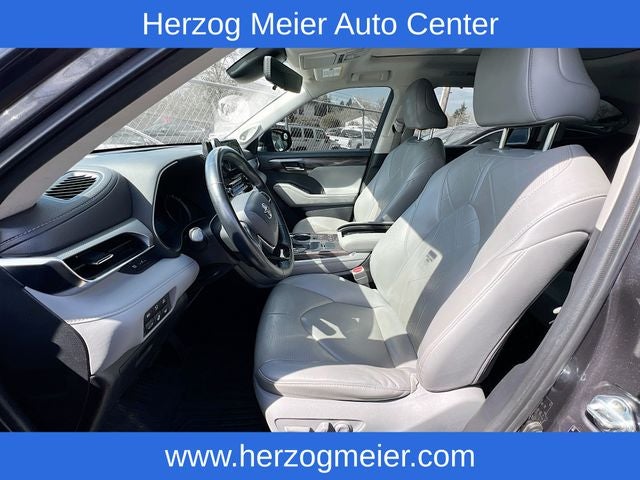 2021 Toyota Highlander Hybrid Platinum