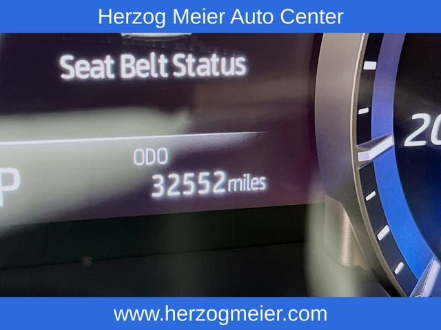 2022 Toyota Highlander Hybrid Platinum