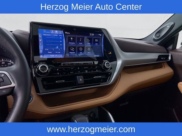 2022 Toyota Highlander Hybrid Platinum