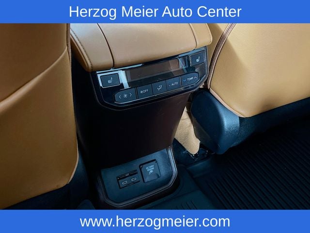 2022 Toyota Highlander Hybrid Platinum