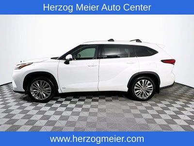 2022 Toyota Highlander Hybrid Platinum
