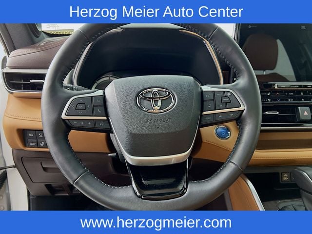 2022 Toyota Highlander Hybrid Platinum