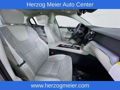 2024 Volvo S60 B5 Core Dark Theme