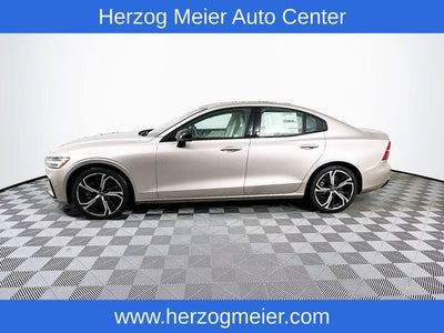 2024 Volvo S60 B5 Core Dark Theme