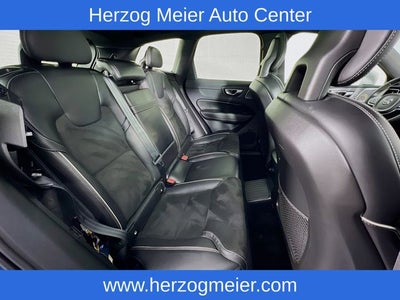 2019 Volvo XC60 Hybrid T8 R-Design