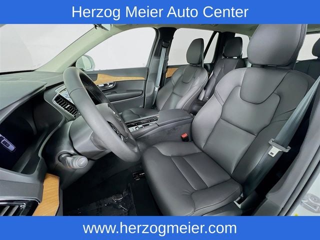 2025 Volvo XC90 B6 Plus 6-Seater
