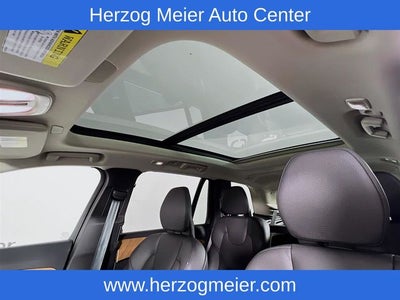 2025 Volvo XC90 B6 Plus 6-Seater