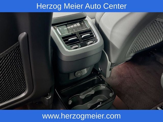 2025 Volvo XC90 B6 Plus 6-Seater