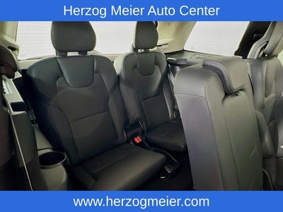 2025 Volvo XC90 B6 Plus 7-Seater