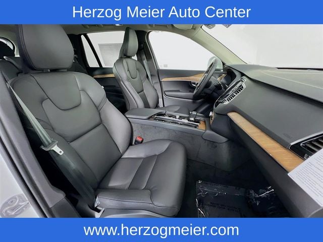 2025 Volvo XC90 B6 Plus 7-Seater