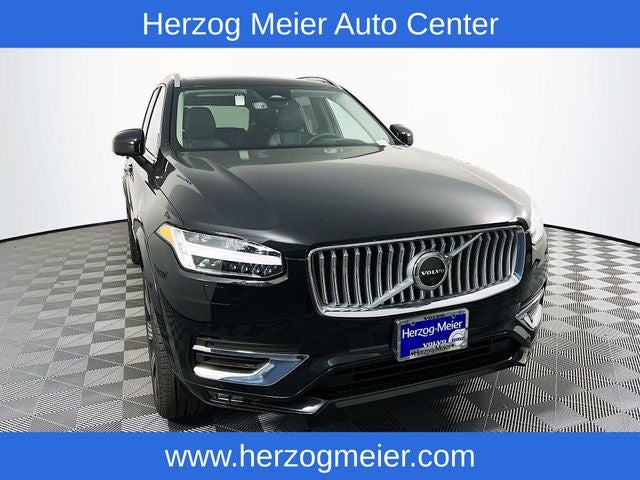 2025 Volvo XC90 B6 Ultra Bright