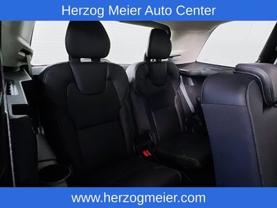 2025 Volvo XC90 B6 Ultra Bright