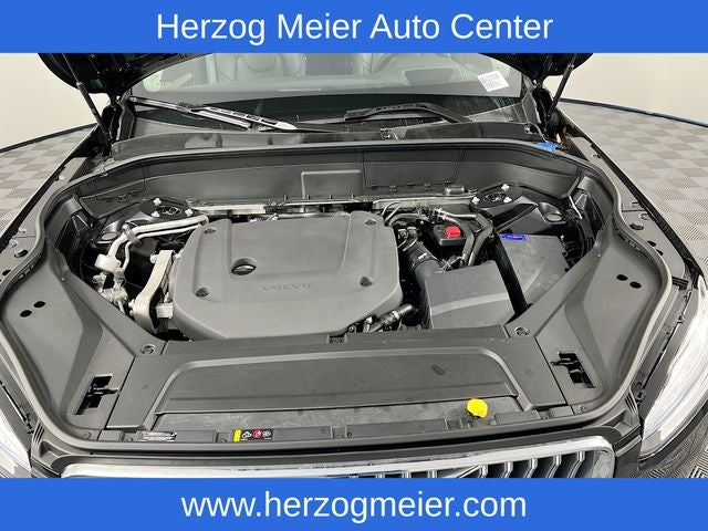 2025 Volvo XC90 B6 Ultra Bright