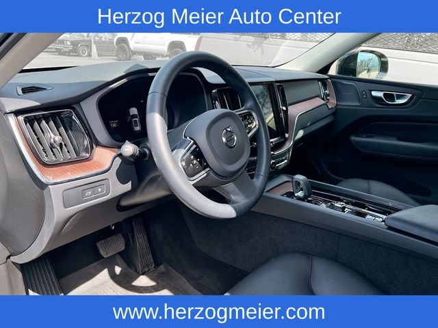 2023 Volvo XC60 Recharge Plug-In Hybrid T8 Plus Dark Theme