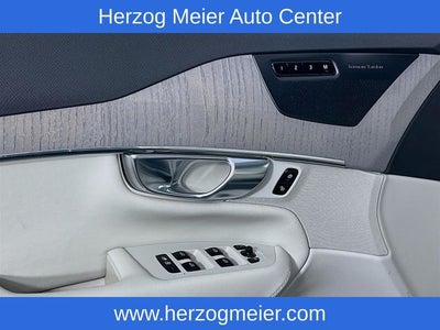 2025 Volvo XC90 Plug-In Hybrid T8 Plus 6 Passenger
