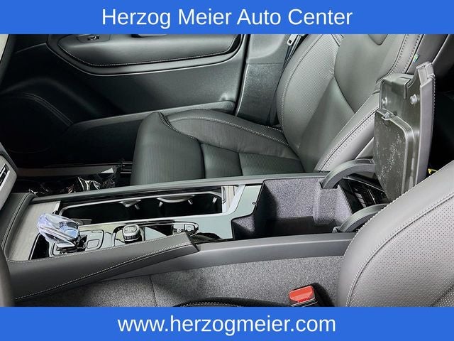 2025 Volvo XC90 Plug-In Hybrid T8 Ultra 6 Passenger