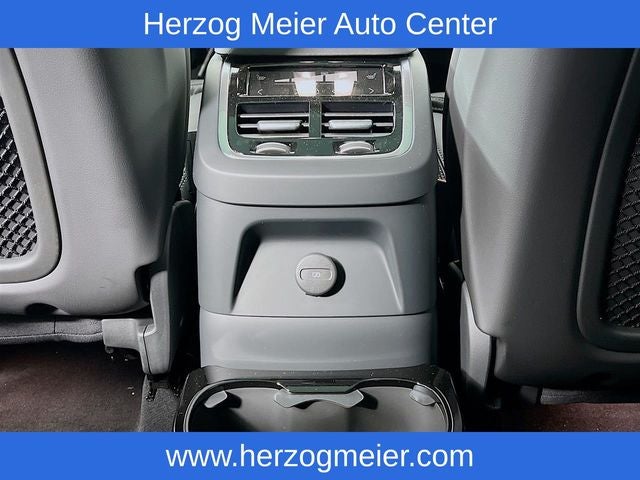 2025 Volvo XC90 Plug-In Hybrid T8 Ultra 6 Passenger