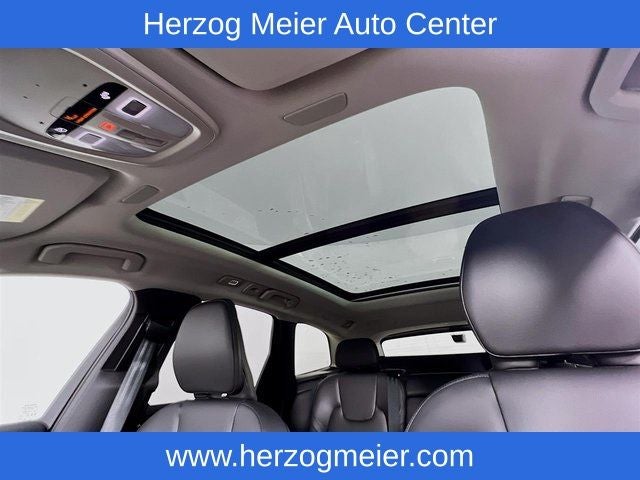 2025 Volvo XC60 Plug-In Hybrid T8 Plus