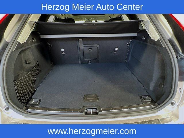 2025 Volvo XC60 Plug-In Hybrid T8 Plus