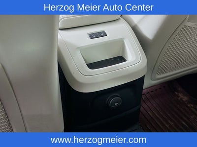 2025 Volvo XC60 Plug-In Hybrid T8 Plus