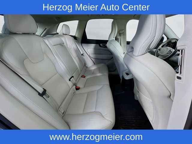 2025 Volvo XC60 Plug-In Hybrid T8 Plus