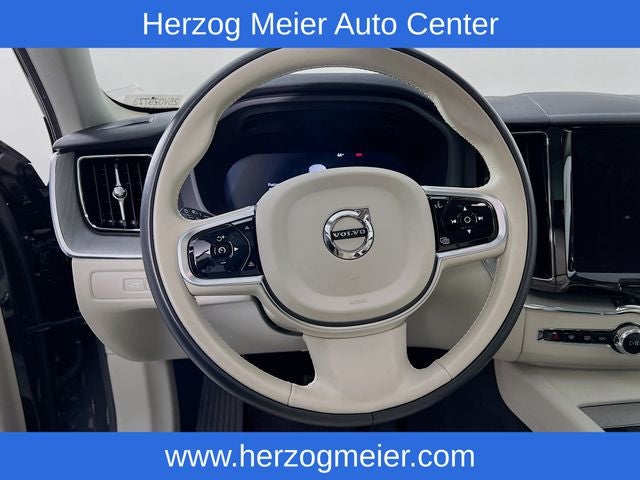 2025 Volvo XC60 Plug-In Hybrid Plus