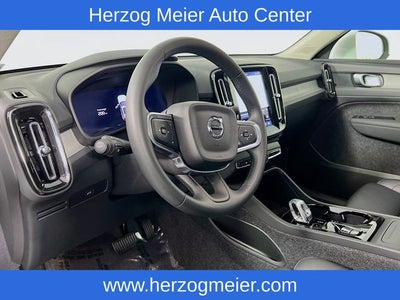 2025 Volvo XC40 B5 Plus Bright Theme