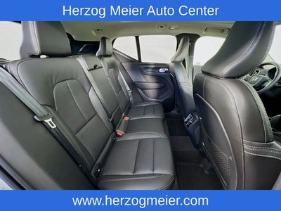 2025 Volvo XC40 B5 Core