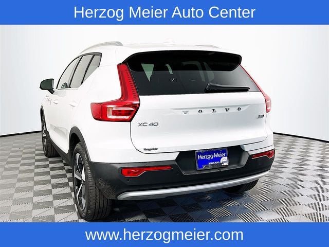 2025 Volvo XC40 B5 Core
