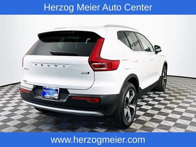 2025 Volvo XC40 B5 Core