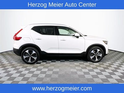 2025 Volvo XC40 B5 Core