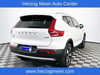 2025 Volvo XC40 B5 Core