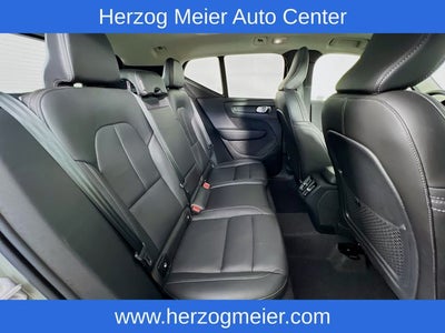 2025 Volvo XC40 B5 Core