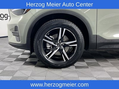 2025 Volvo XC40 B5 Core