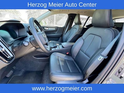 2025 Volvo XC40 B5 Core